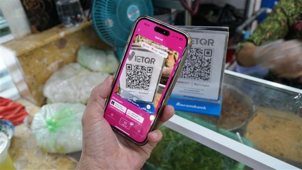 Ngân hàng tăng tốc số hóa, đẩy mạnh thanh toán không tiền mặt- Ảnh 1. Ngân hàng tăng tốc số hóa, đẩy mạnh thanh toán không tiền mặt- Ảnh 1.