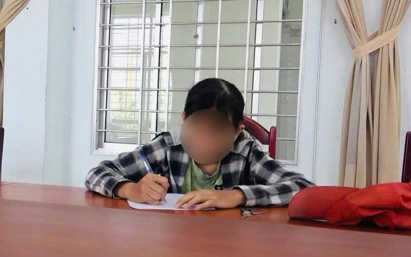 Xác minh nam sinh đăng tải hình ảnh Công an kèm bình luận không phù hợp trên mạng xã hội- Ảnh 2. Xác minh nam sinh đăng tải hình ảnh Công an kèm bình luận không phù hợp trên mạng xã hội- Ảnh 2.