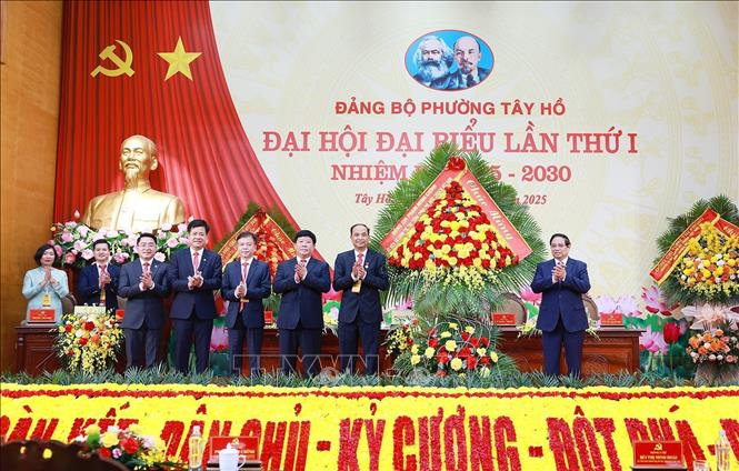 Thủ tướng Phạm Minh Chính: Xây dựng phường Tây Hồ kiểu mẫu, đi đầu trên tất cả các lĩnh vực- Ảnh 1. Thủ tướng Phạm Minh Chính: Xây dựng phường Tây Hồ kiểu mẫu, đi đầu trên tất cả các lĩnh vực- Ảnh 1.