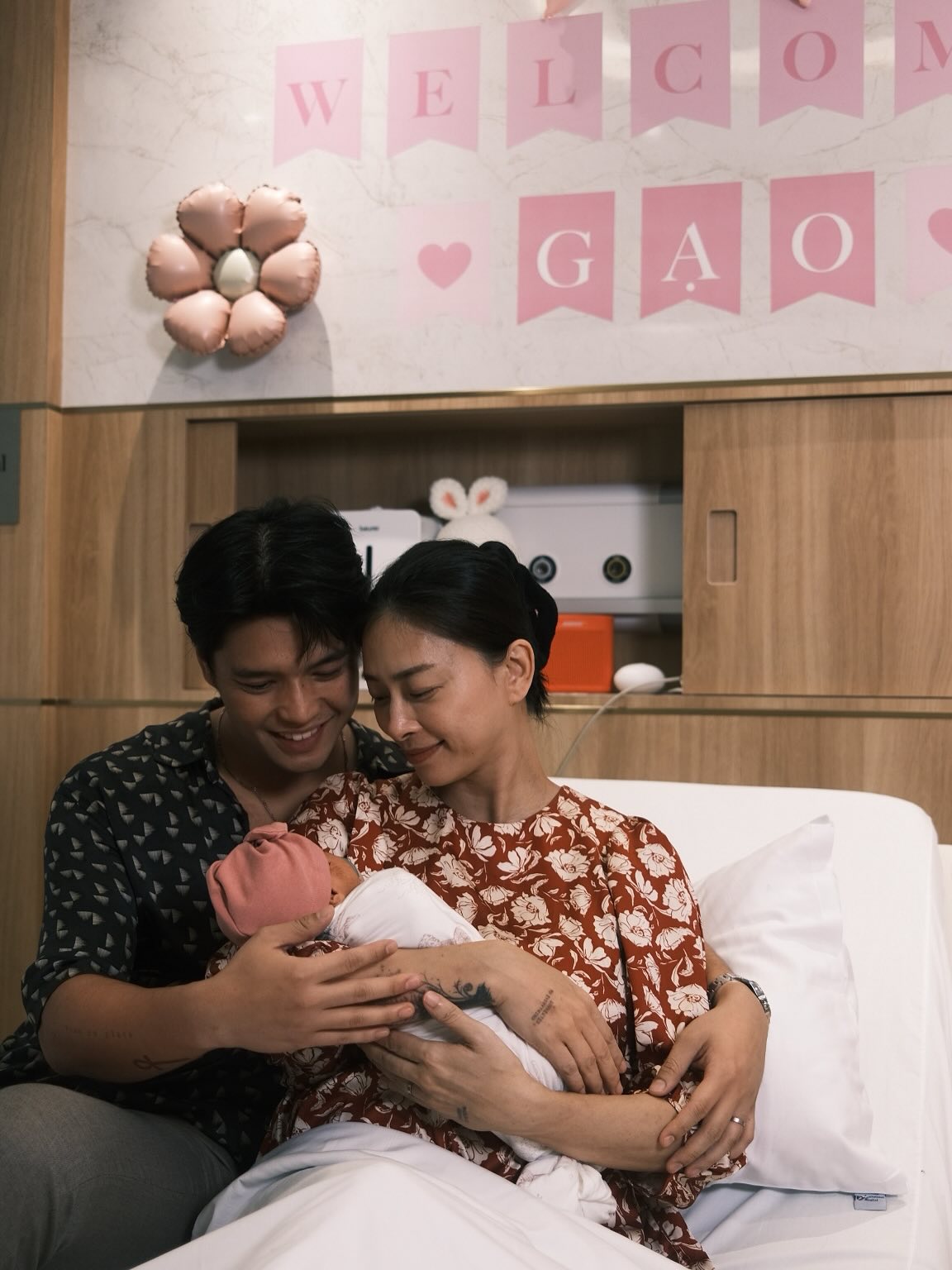 Chồng Ngô Thanh Vân nghẹn ngào khoảnh khắc cùng vợ đón con gái đầu lòng- Ảnh 2.