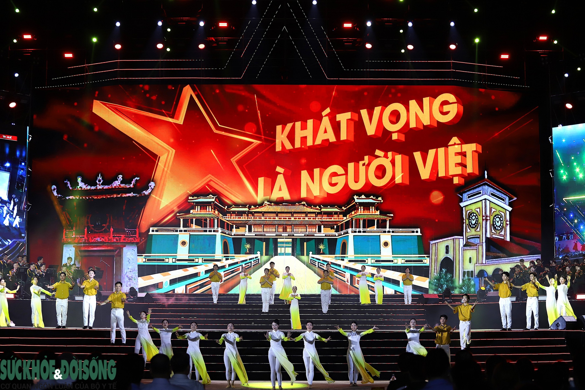 'Dưới cờ vinh quang' và khoảnh khắc đổi gác tại Lăng Bác lay động hàng vạn khán giả- Ảnh 5.