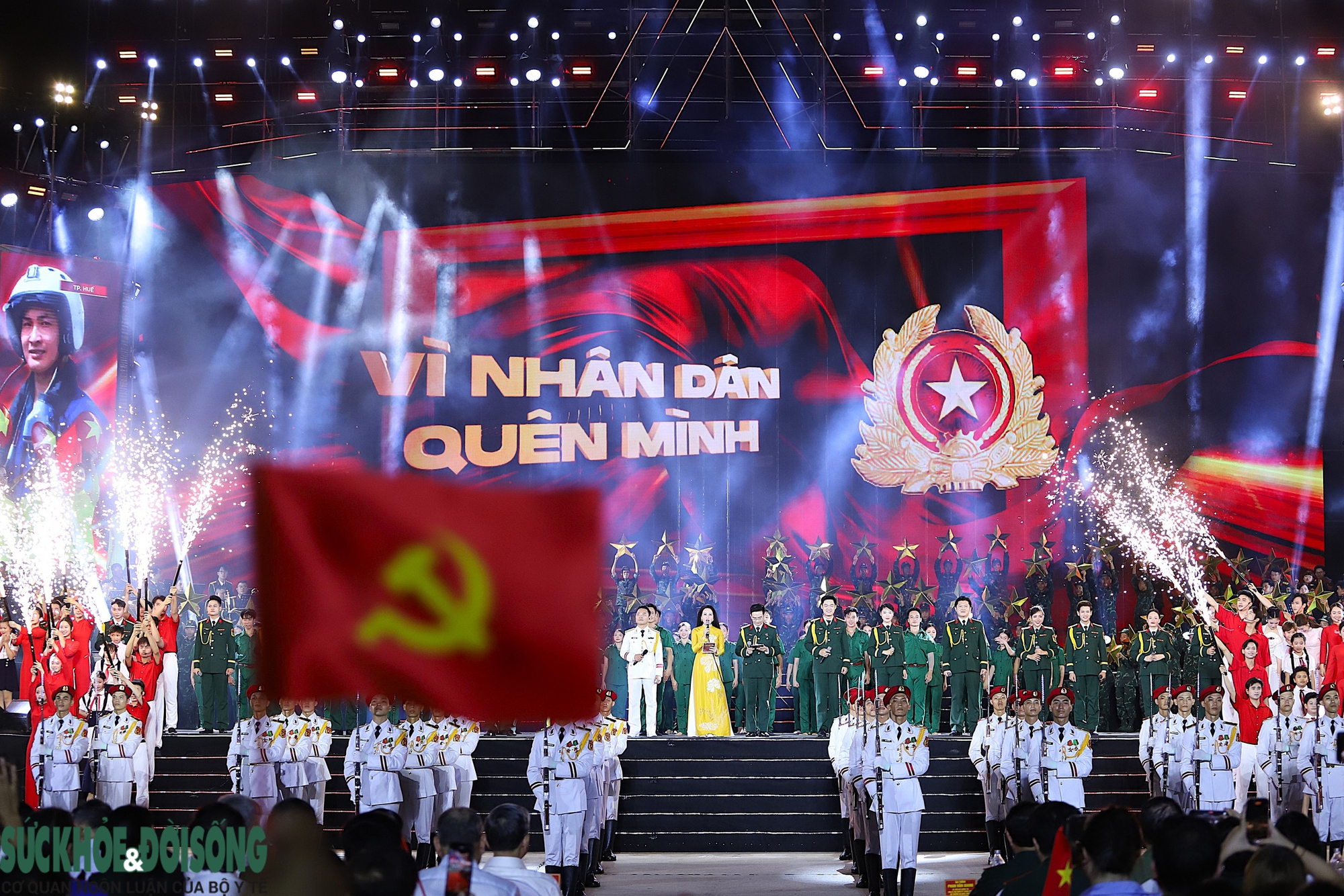 'Dưới cờ vinh quang' và khoảnh khắc đổi gác tại Lăng Bác lay động hàng vạn khán giả- Ảnh 15.