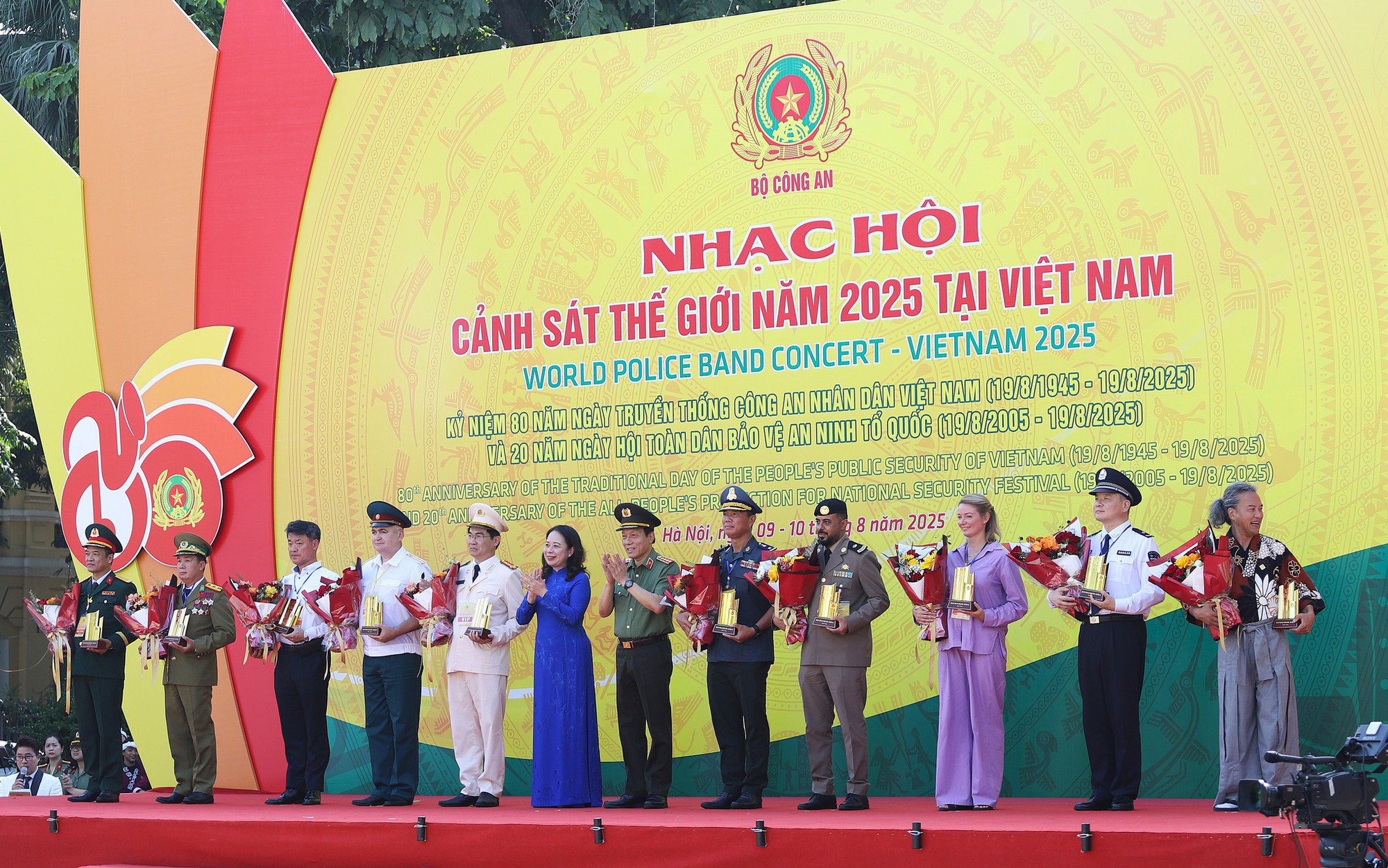 Sắc màu âm nhạc đa quốc gia hội tụ tại Nhạc hội Cảnh sát Thế giới 2025 ở Hà Nội