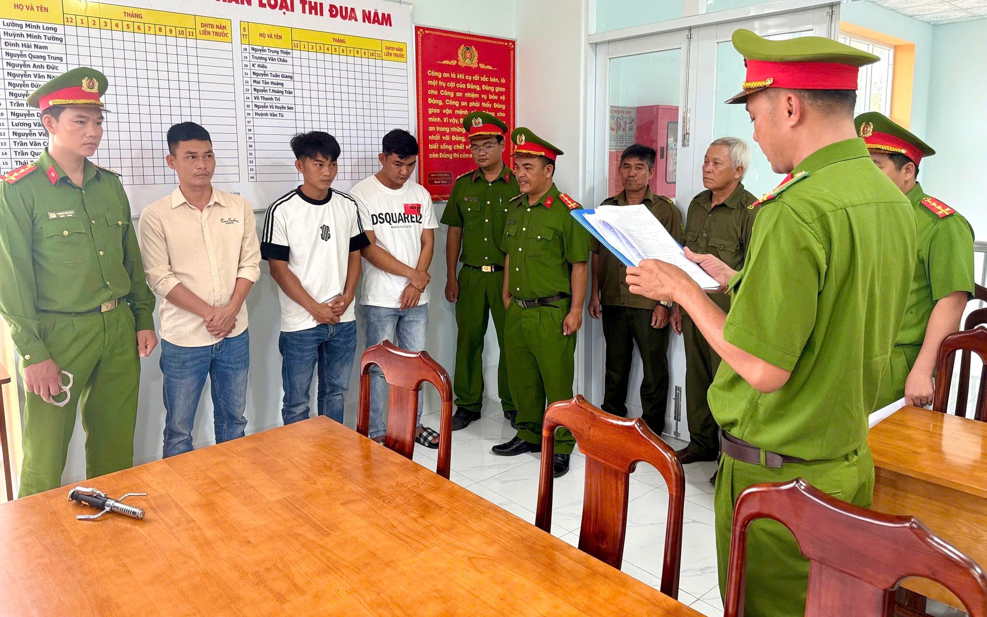 Bắt giam 3 thanh niên gây ra vụ ẩu đả khi đi hát karaoke