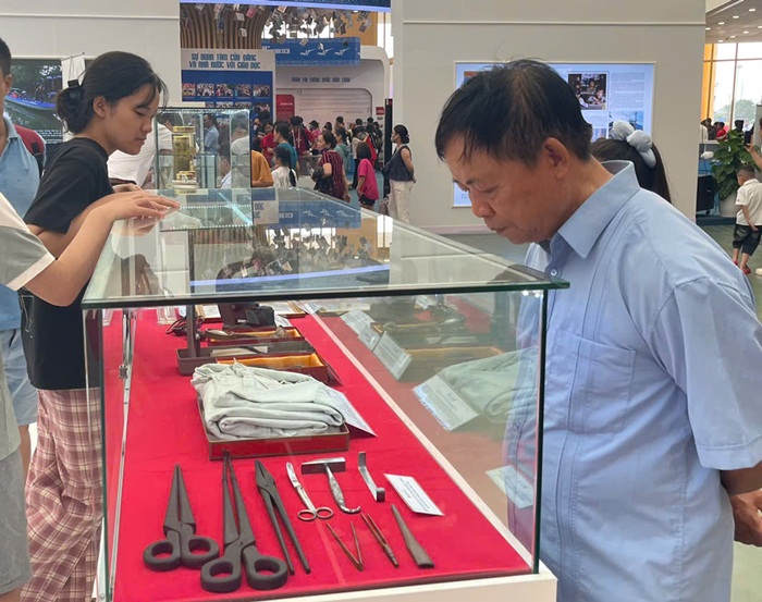 Gian Triển lãm Bộ Y tế thu hút hàng chục nghìn lượt khách thăm quan, trải nghiệm khám, tư vấn sức khoẻ- Ảnh 12. Gian Triển lãm Bộ Y tế thu hút hàng chục nghìn lượt khách thăm quan, trải nghiệm khám, tư vấn sức khoẻ- Ảnh 12.