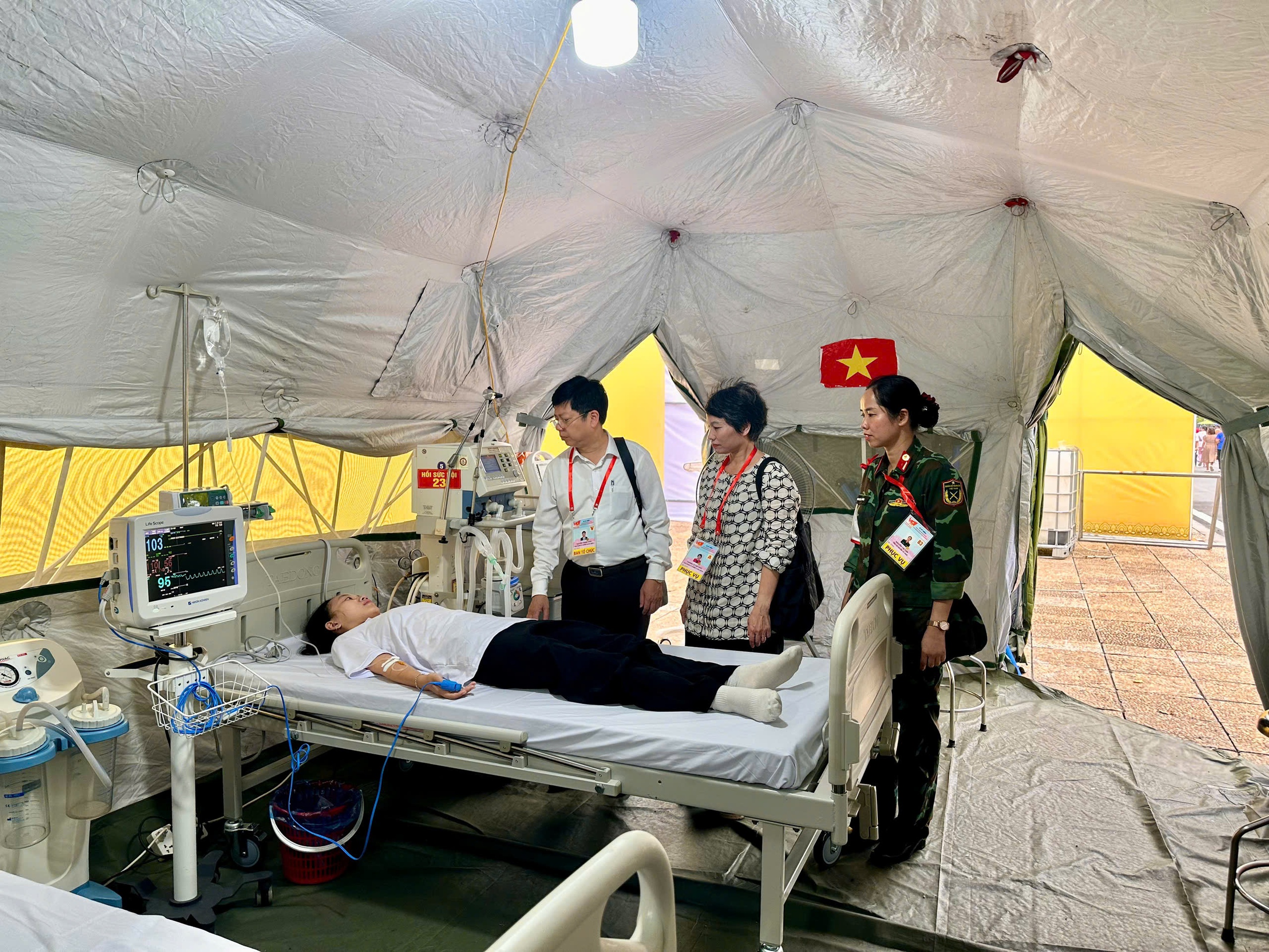 Hàng ngàn y bác sĩ, thầy thuốc tham gia đảm bảo y tế phục vụ lễ diễu binh, diễu hành sáng 2/9- Ảnh 5. Hàng ngàn y bác sĩ, thầy thuốc tham gia đảm bảo y tế phục vụ lễ diễu binh, diễu hành sáng 2/9- Ảnh 5.