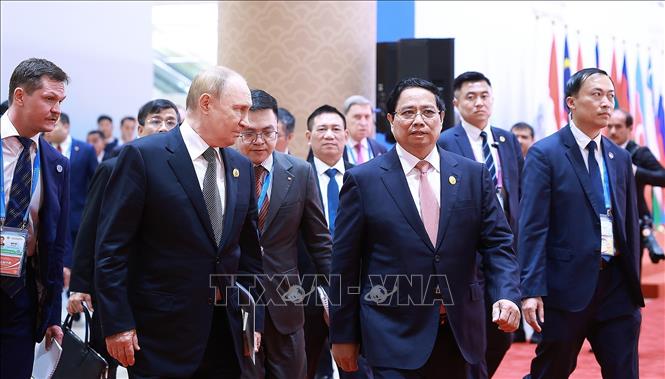 Thủ tướng Phạm Minh Chính hội kiến Tổng thống Nga Vladimir Putin- Ảnh 2.