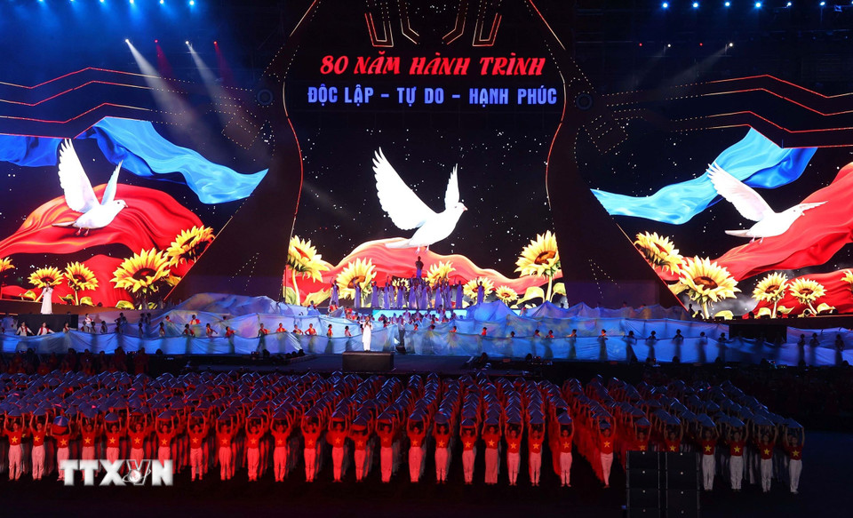 Chương trình nghệ thuật quốc gia đặc biệt “80 năm hành trình Độc lập-Tự do-Hạnh phúc”- Ảnh 4. Chương trình nghệ thuật quốc gia đặc biệt “80 năm hành trình Độc lập-Tự do-Hạnh phúc”- Ảnh 4.