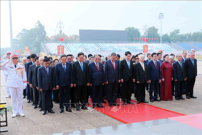Lãnh đạo Đảng, Nhà nước vào Lăng viếng Chủ tịch Hồ Chí Minh nhân dịp 80 năm Quốc khánh 2/9- Ảnh 3. Lãnh đạo Đảng, Nhà nước vào Lăng viếng Chủ tịch Hồ Chí Minh nhân dịp 80 năm Quốc khánh 2/9- Ảnh 3.