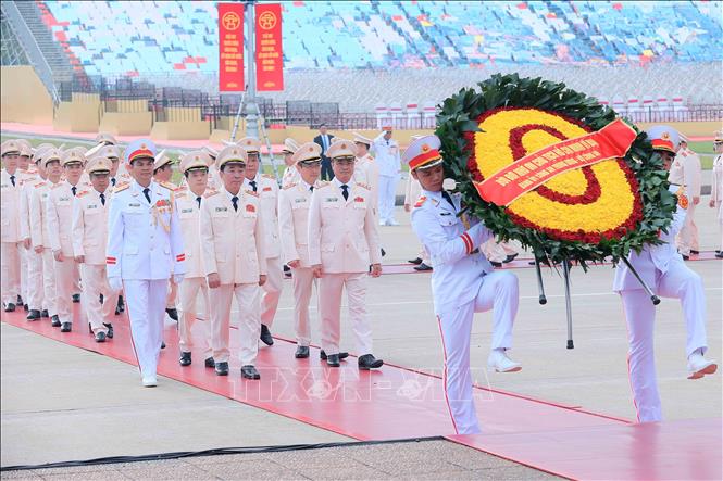 Lãnh đạo Đảng, Nhà nước vào Lăng viếng Chủ tịch Hồ Chí Minh nhân dịp 80 năm Quốc khánh 2/9- Ảnh 6. Lãnh đạo Đảng, Nhà nước vào Lăng viếng Chủ tịch Hồ Chí Minh nhân dịp 80 năm Quốc khánh 2/9- Ảnh 6.
