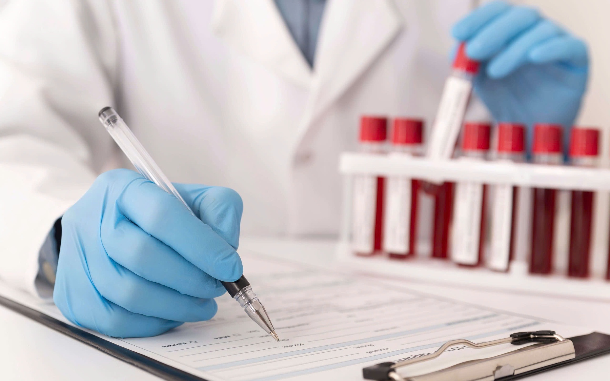 Xét nghiệm HIV, viêm gan B và giang mai cho phụ nữ mang thai, vì sao cần làm sớm?