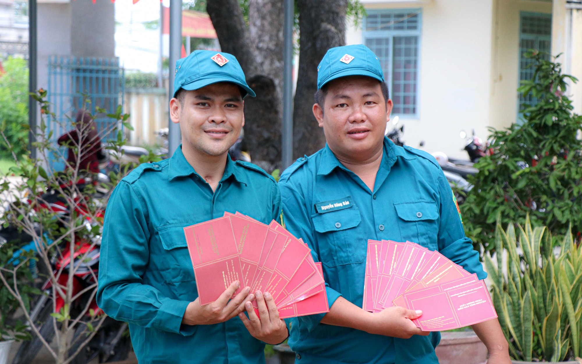 Thiếu hụt máu, bệnh viện ở Lâm Đồng huy động y bác sĩ hiến máu cứu người- Ảnh 3.
