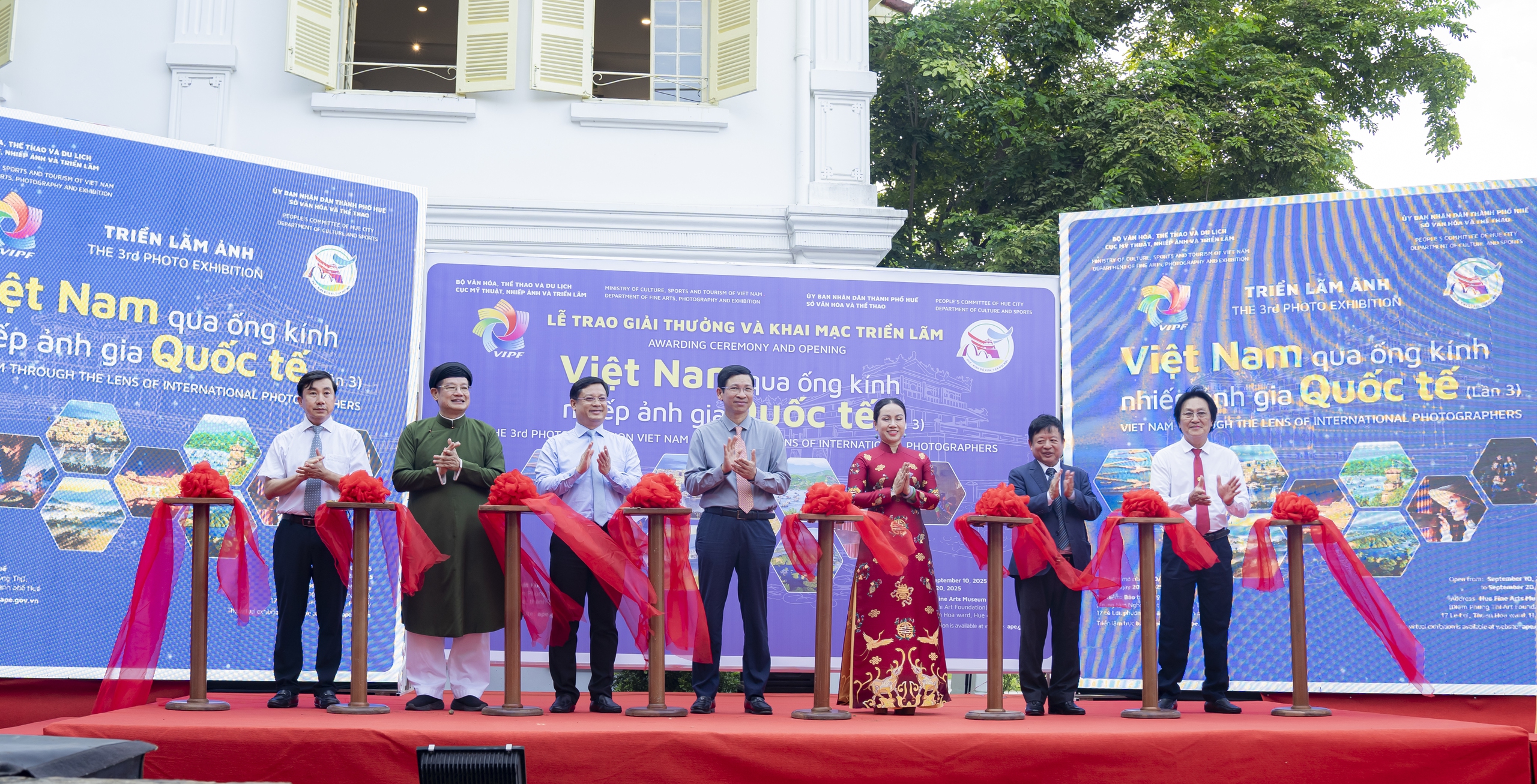 Phóng viên Báo Sức khỏe & Đời sống đoạt giải tại Triển lãm 'Việt Nam qua ống kính nhiếp ảnh gia quốc tế'- Ảnh 1.