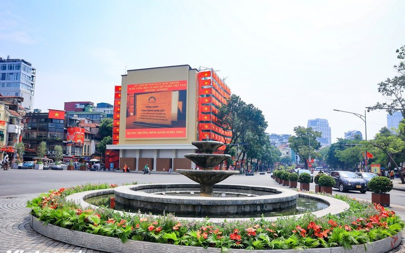 Cận cảnh Quảng trường Đông Kinh Nghĩa Thục đang gây tranh luận- Ảnh 10.