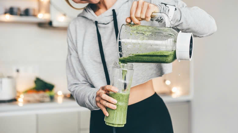 Sinh tố trái cây hay sinh tố rau xanh hỗ trợ giảm cân tốt hơn?- Ảnh 2.