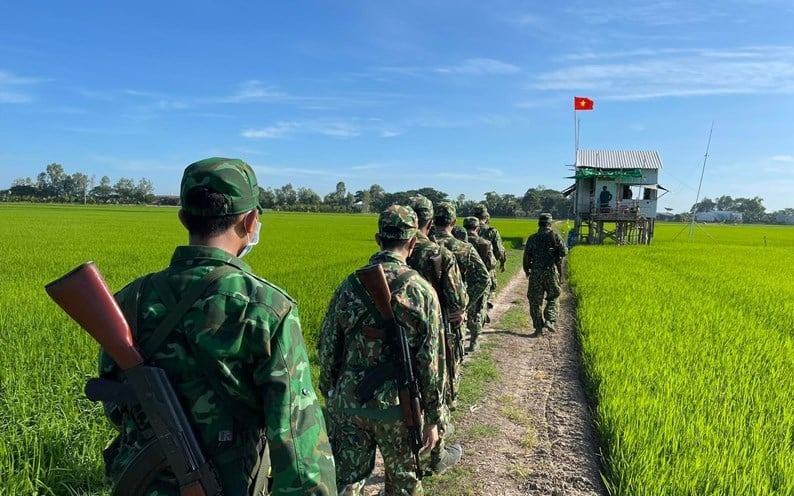 Chế độ, chính sách cho lực lượng quản lý, bảo vệ công trình quốc phòng, khu quân sự