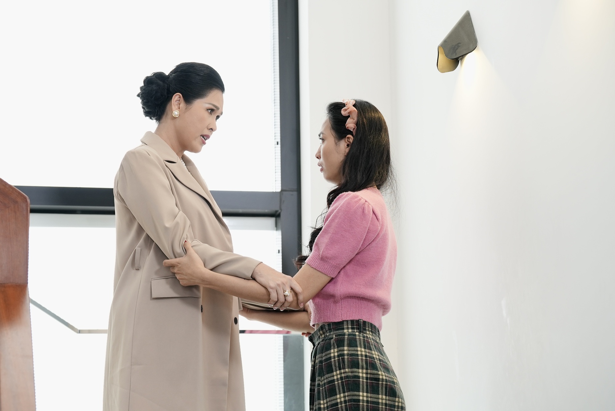 'Lưới tình': Khi tình yêu, lòng tham và số phận giăng mắc bi kịch- Ảnh 1.
