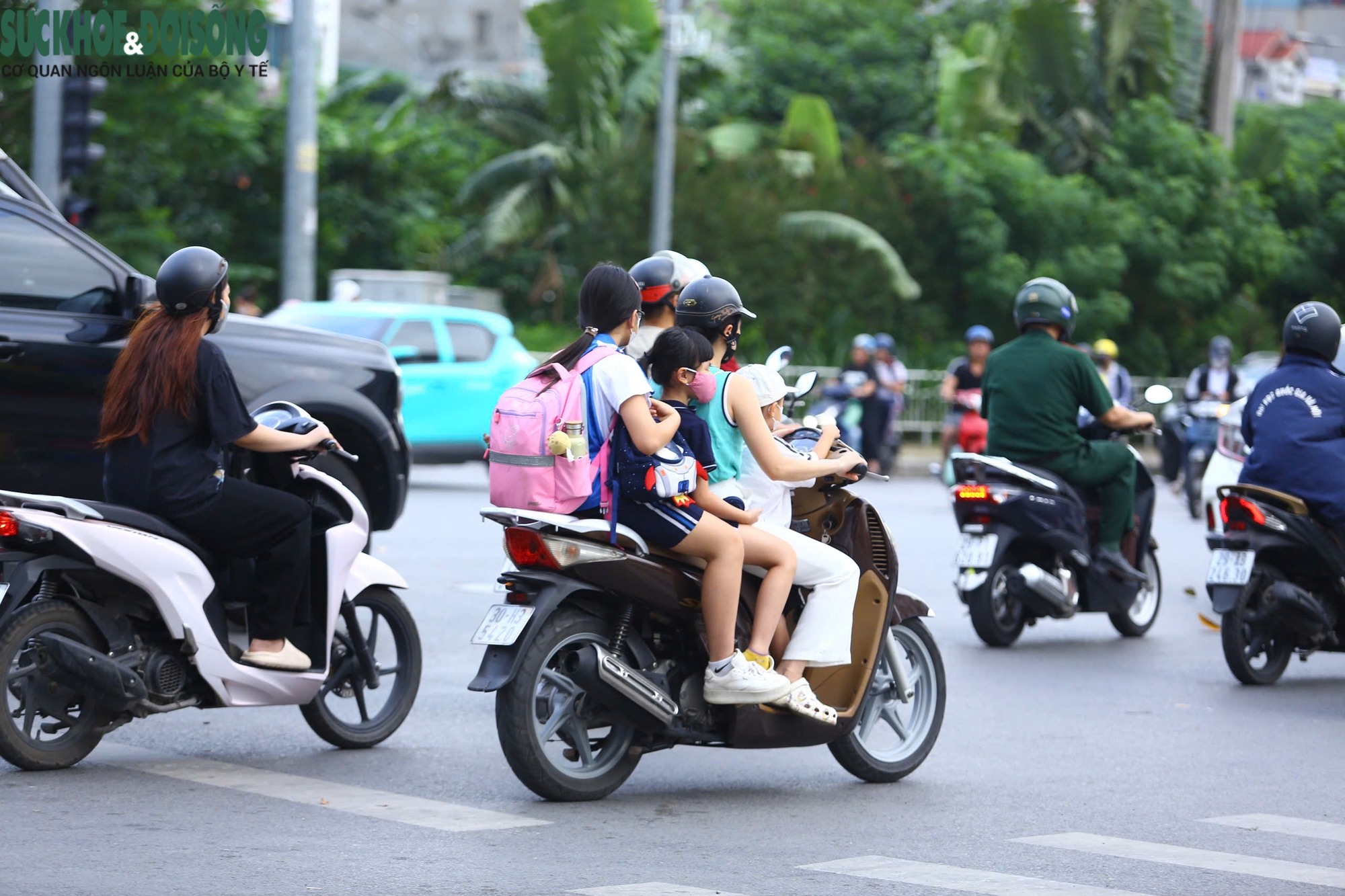 Hà Nội mở cao điểm xử lý vi phạm giao thông đối với học sinh và phụ huynh- Ảnh 8.