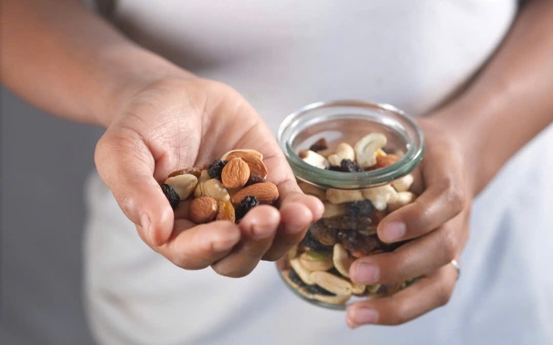 Mất ngủ, khó ngủ bao lâu thì cần đi khám?- Ảnh 2. Các loại hạt tốt cho người bị mất ngủ