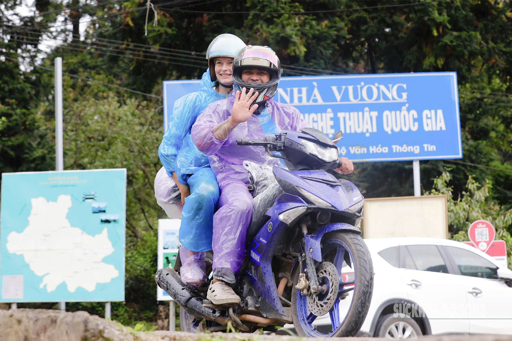 Nghề 'trai lai Tây’ giữa mây núi vùng cao cực Bắc- Ảnh 2. Nghề 'trai lai Tây’ giữa mây núi vùng cao cực Bắc- Ảnh 2.