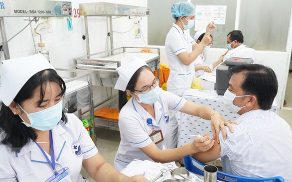 Bộ trưởng Đào Hồng Lan: Ngành Y tế sẽ quyết liệt, đồng bộ và minh bạch các giải pháp để đưa Nghị quyết 72 vào cuộc sống- Ảnh 11.