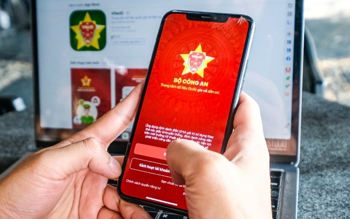 Thuê 'cò' làm hộ chiếu: Nguy cơ lộ CCCD, mất tiền, bị mạo danh vay nợ- Ảnh 1.