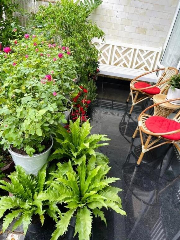 Mẹ Trung úy Quang trong 'Mưa đỏ' ngoài đời có cơ ngơi 4 tầng cực xinh- Ảnh 6. Mẹ Trung úy Quang trong 'Mưa đỏ' ngoài đời có cơ ngơi 4 tầng cực xinh- Ảnh 6.