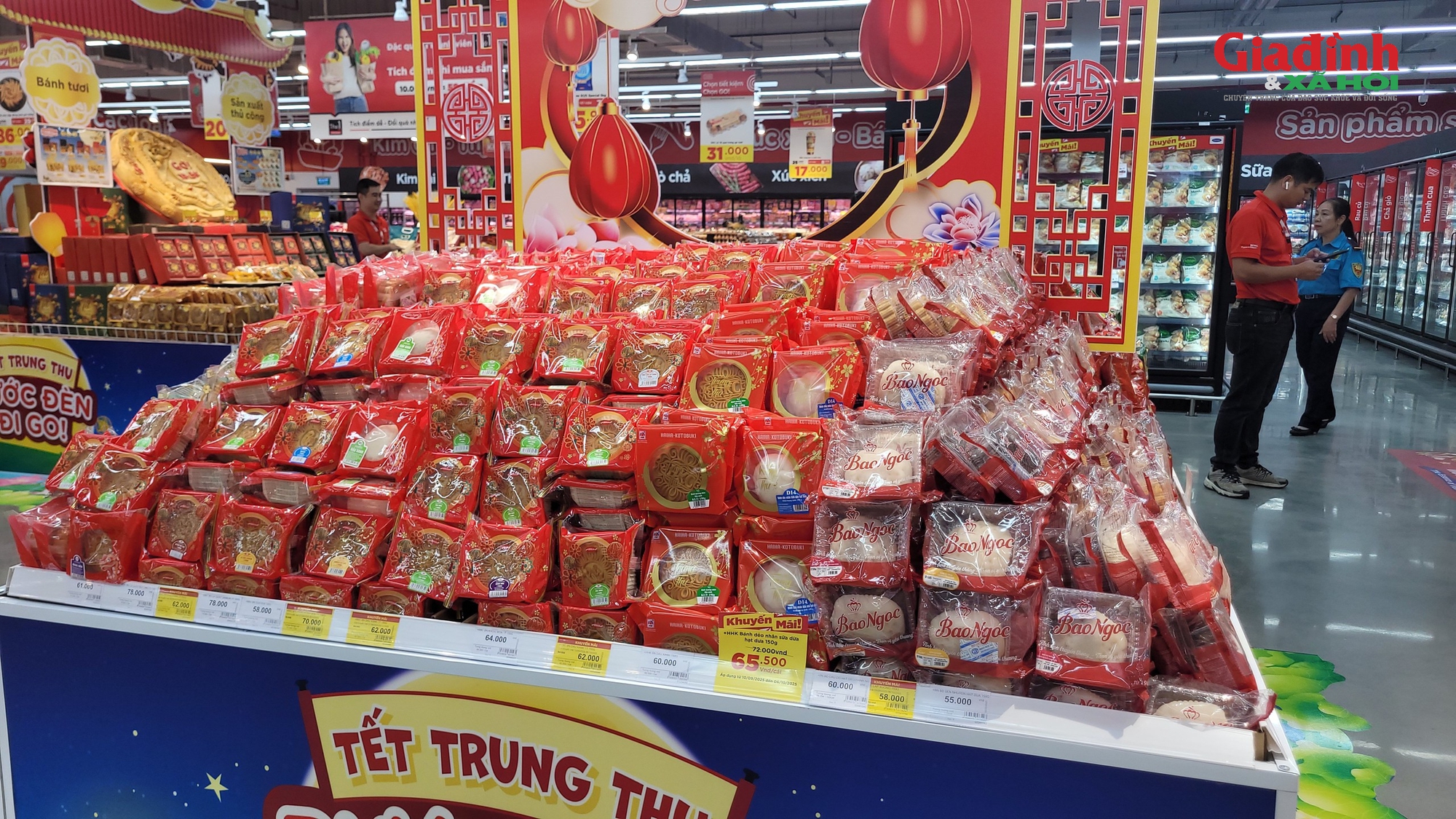 Bánh Trung thu lên kệ sớm, đa dạng phân khúc, thị trường sôi động ngay đầu mùa- Ảnh 2.