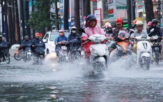 Miền Bắc mưa dông xen kẽ với nắng nóng trên 35 độ.