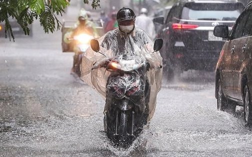 Miền Bắc mưa dông và nắng nóng xen kẽ cả tuần tới