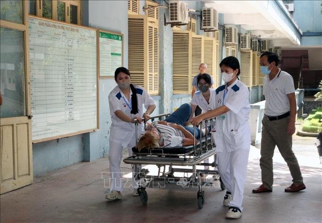 Vụ tai nạn trên cao tốc Cầu Giẽ - Ninh Bình: Huy động nhân lực cấp cứu các nạn nhân- Ảnh 1. Vụ tai nạn trên cao tốc Cầu Giẽ - Ninh Bình: Huy động nhân lực cấp cứu các nạn nhân- Ảnh 1.