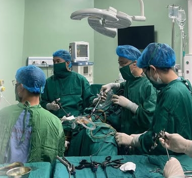 Phẫu thuật thành công khối u nang ống Muller hiếm gặp - Ảnh 1.