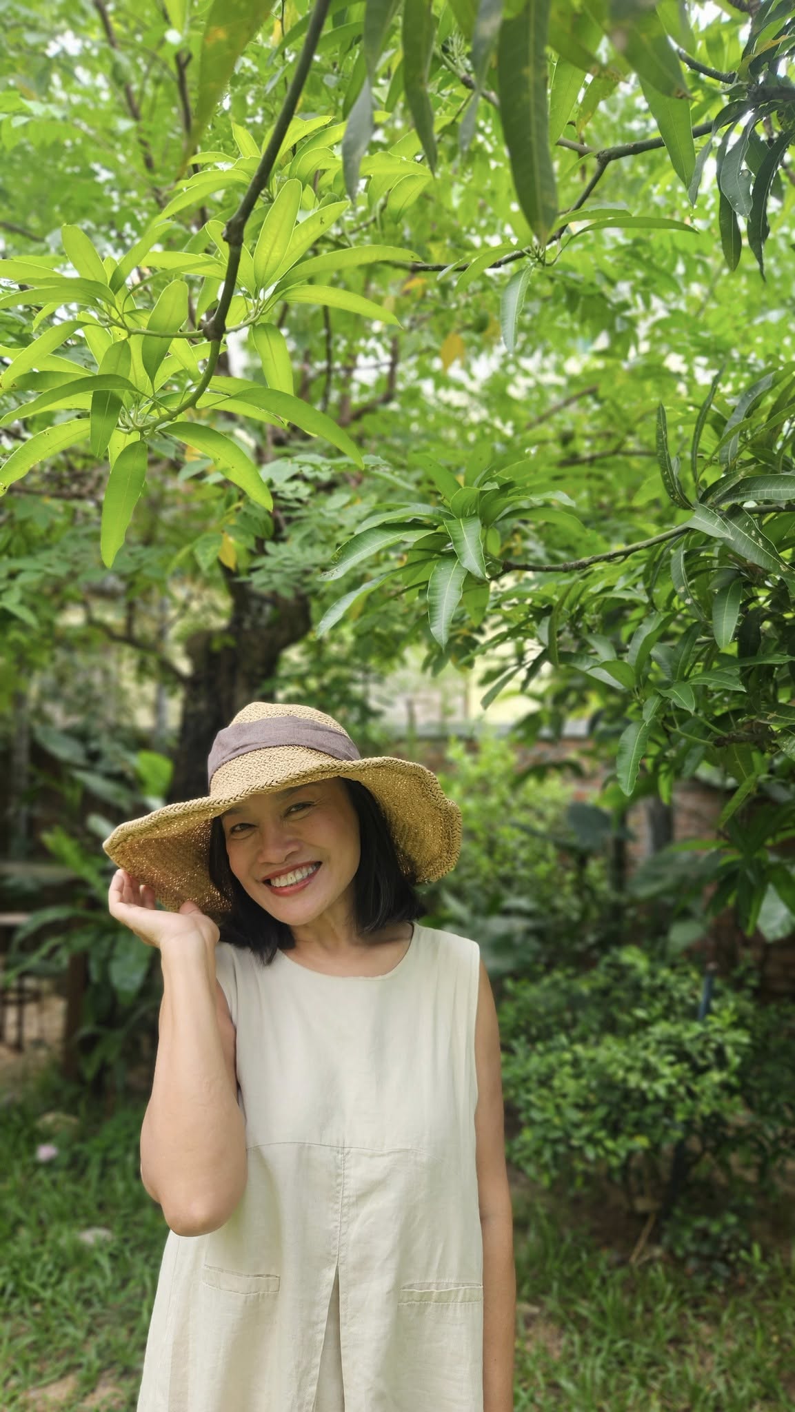 Vẻ ngoài mộc mạc của nghệ sĩ Tú Oanh 'Gió ngang khoảng trời xanh'- Ảnh 9. Vẻ ngoài mộc mạc của nghệ sĩ Tú Oanh 'Gió ngang khoảng trời xanh'- Ảnh 9.