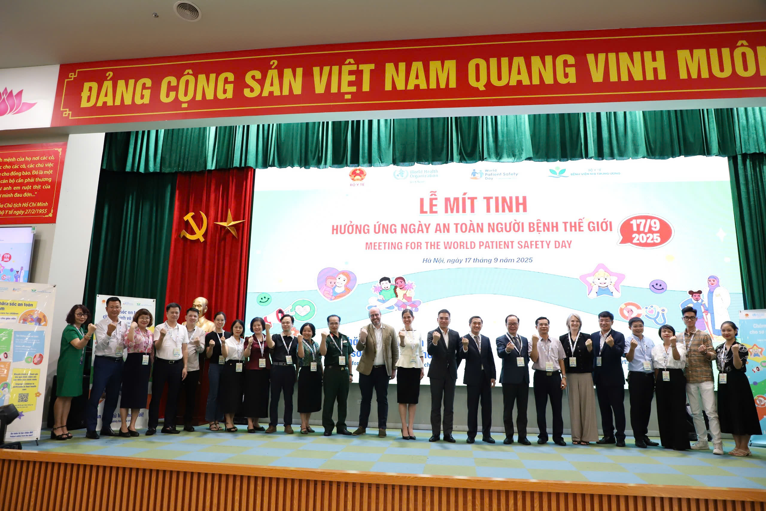 Thứ trưởng Bộ Y tế: An toàn người bệnh là trụ cột xuyên suốt trong quản trị chất lượng- Ảnh 5.