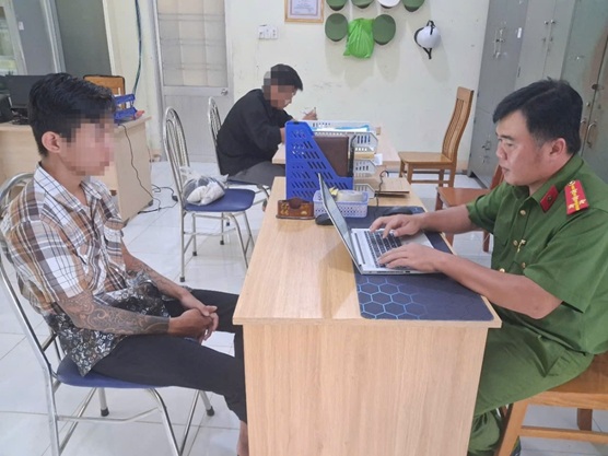 Triệu tập thiếu niên có hành vi hiếp dâm trẻ em- Ảnh 1.