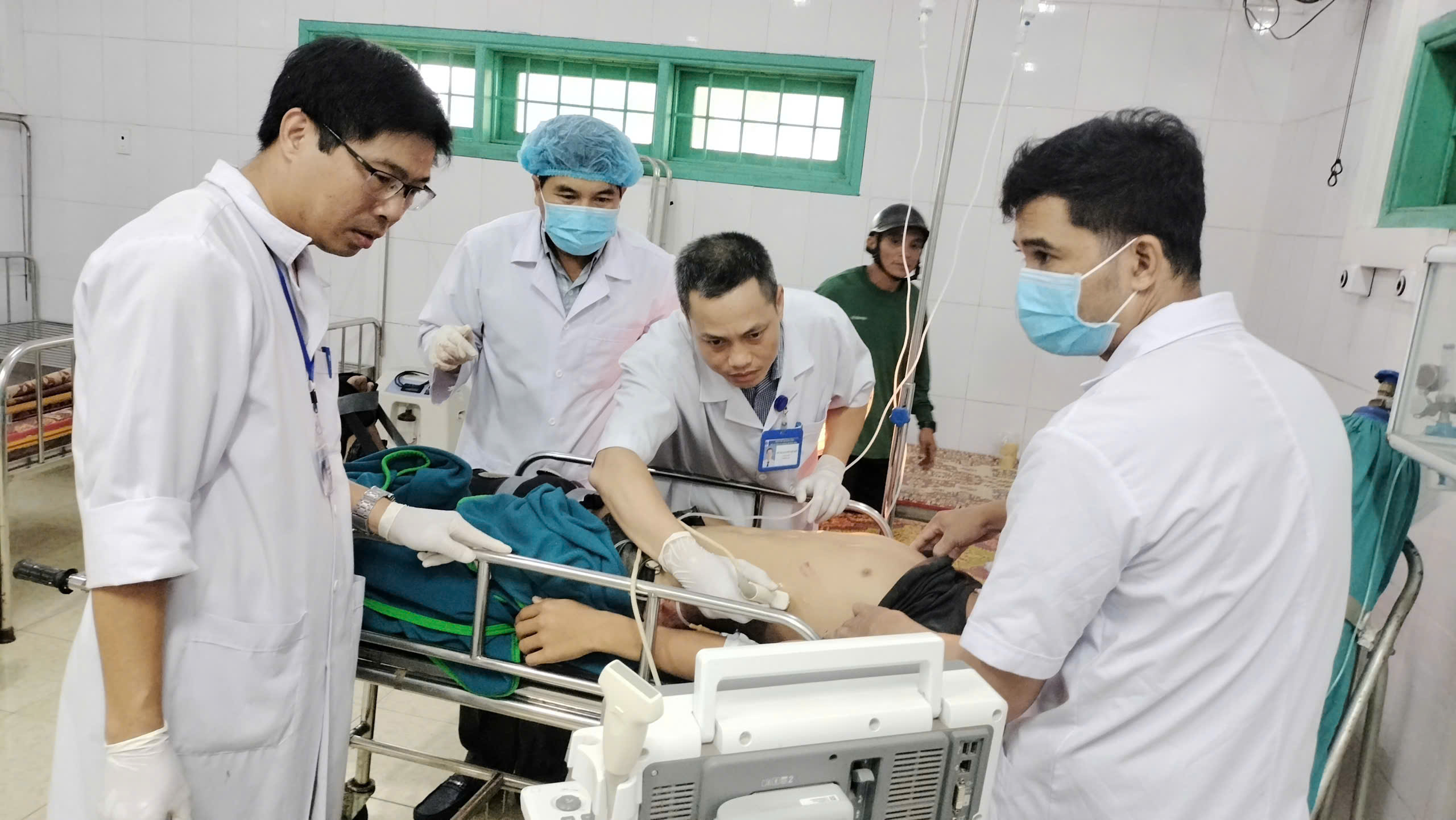 Nguyên nhân ban đầu vụ xe tải lao vào chợ khiến nhiều người thương vong- Ảnh 4. Nguyên nhân ban đầu vụ xe tải lao vào chợ khiến nhiều người thương vong- Ảnh 4.