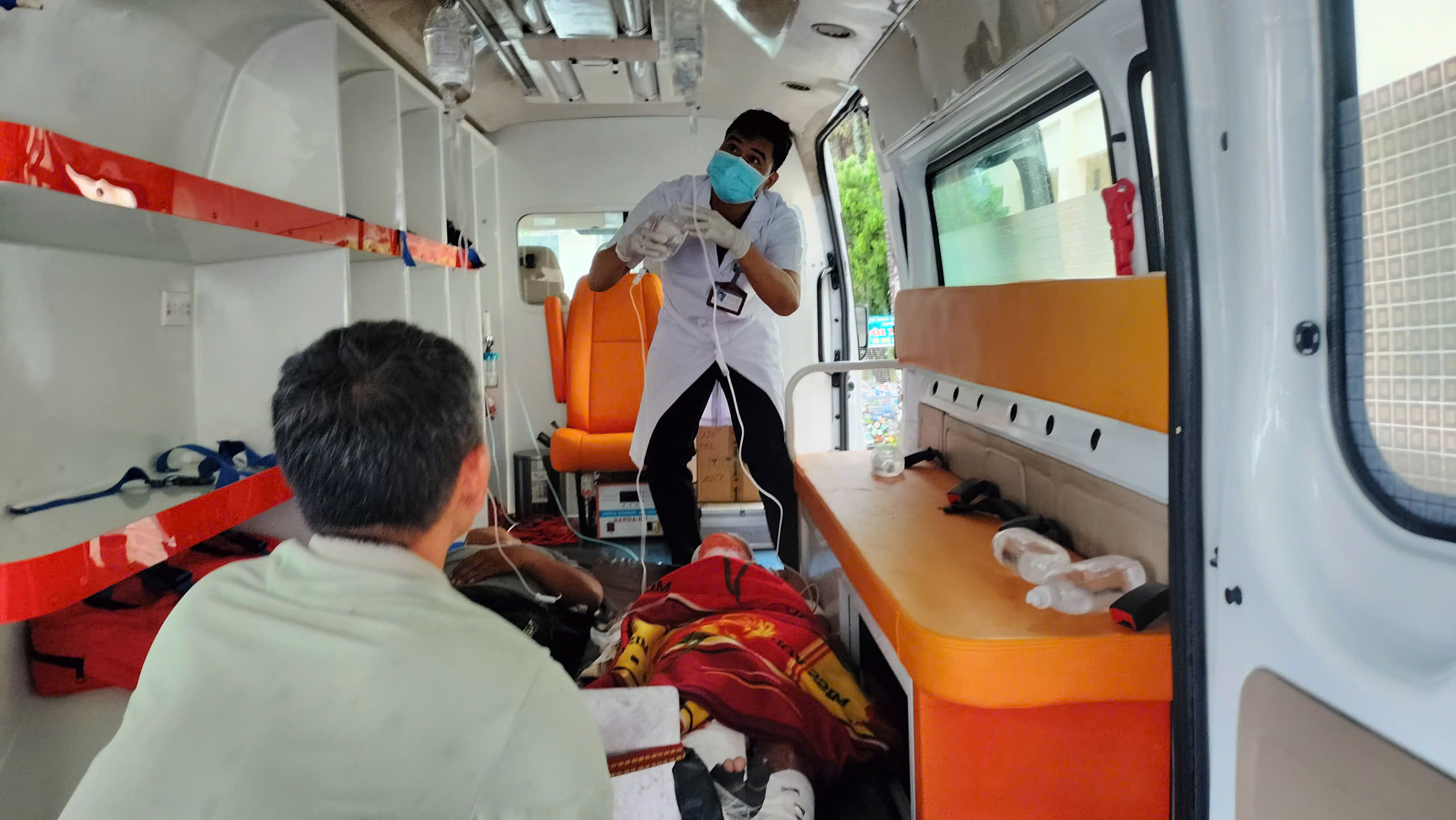 Nguyên nhân ban đầu vụ xe tải lao vào chợ khiến nhiều người thương vong- Ảnh 3. Nguyên nhân ban đầu vụ xe tải lao vào chợ khiến nhiều người thương vong- Ảnh 3.