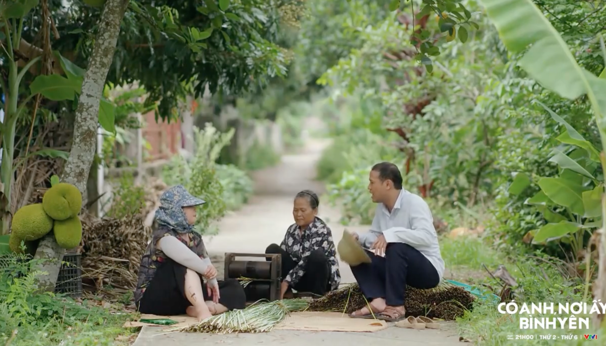 Nam diễn viên quê Hưng Yên đang gây tranh cãi trong phim 'Có anh, nơi ấy bình yên' là ai?- Ảnh 15. Nam diễn viên quê Hưng Yên đang gây tranh cãi trong phim 'Có anh, nơi ấy bình yên' là ai?- Ảnh 15.