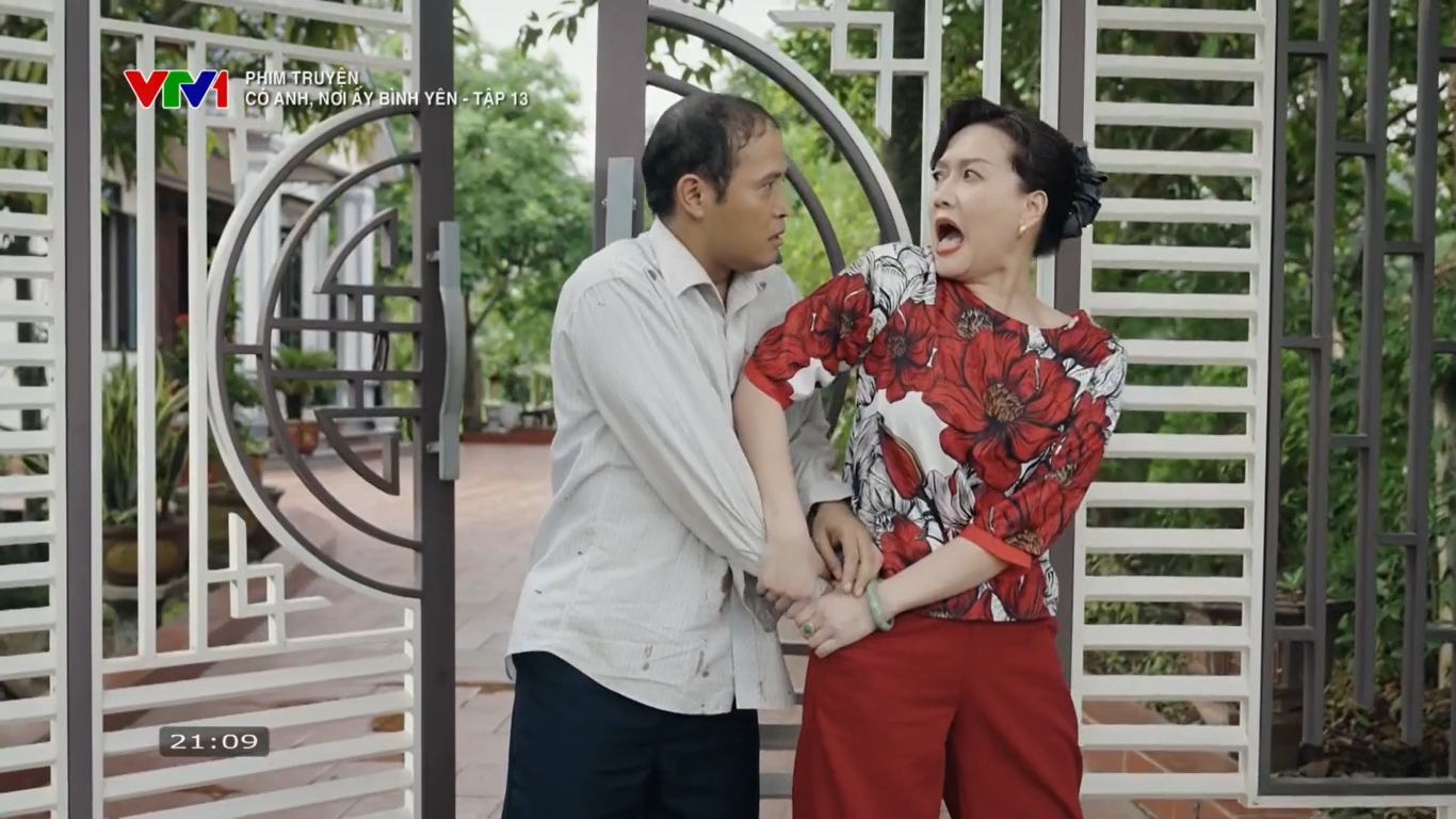 Nam diễn viên quê Hưng Yên đang gây tranh cãi trong phim 'Có anh, nơi ấy bình yên' là ai?- Ảnh 16. Nam diễn viên quê Hưng Yên đang gây tranh cãi trong phim 'Có anh, nơi ấy bình yên' là ai?- Ảnh 16.