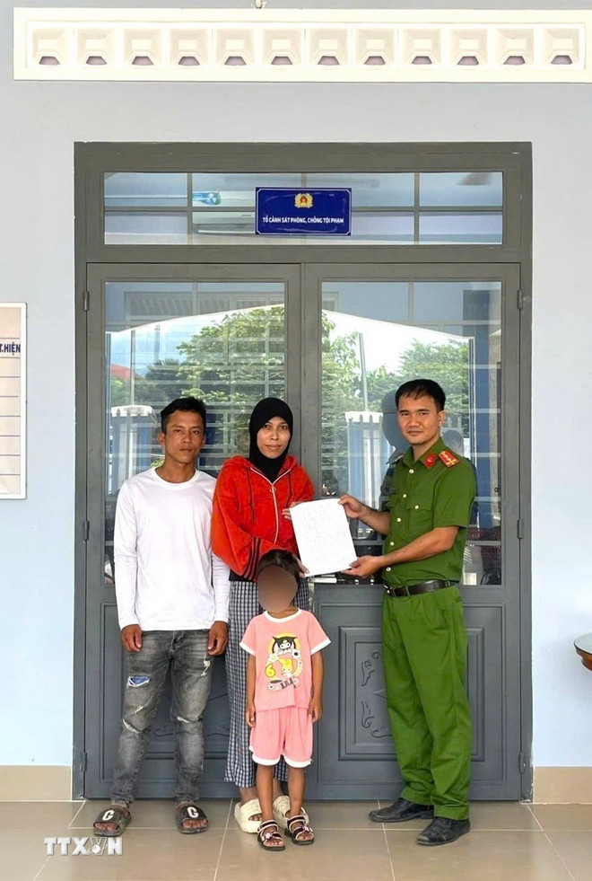 Giải cứu bé gái 6 tuổi bị đối tượng lạ mặt giữ trái phép trong nhiều giờ- Ảnh 2.