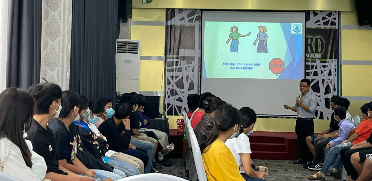 Nguy cơ khi trẻ nhiễm HIV thiếu kiến thức về sức khỏe sinh sản- Ảnh 1.