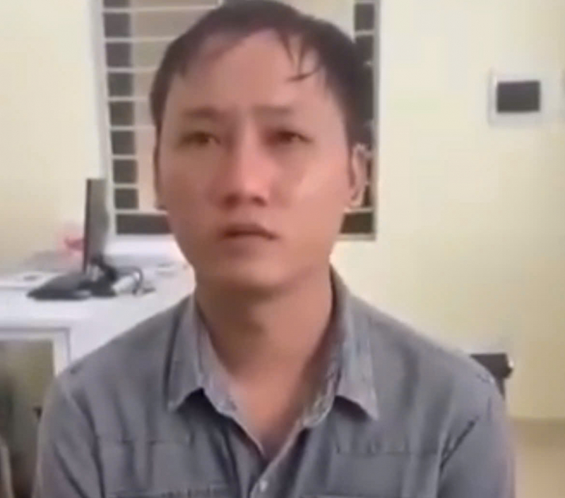 Phát hiện bạn gái đi cùng người khác, gã đàn ông cầm dao truy sát tình địch- Ảnh 2.