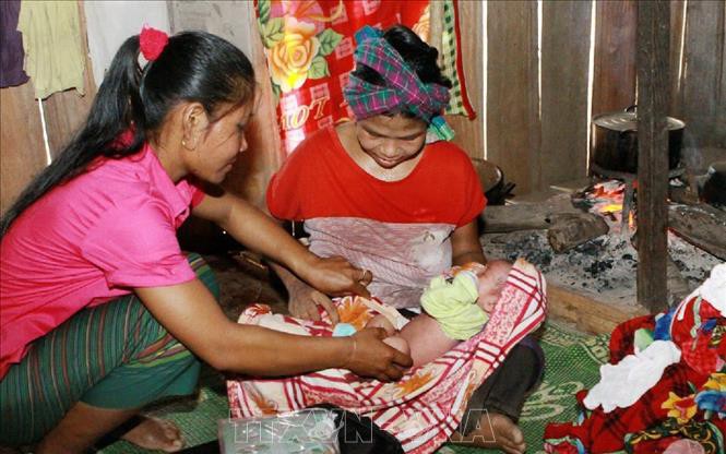 Từ chiếc chiếu cạnh bếp đến trạm y tế: Hành trình gian nan của cô đỡ vùng cao- Ảnh 6.
