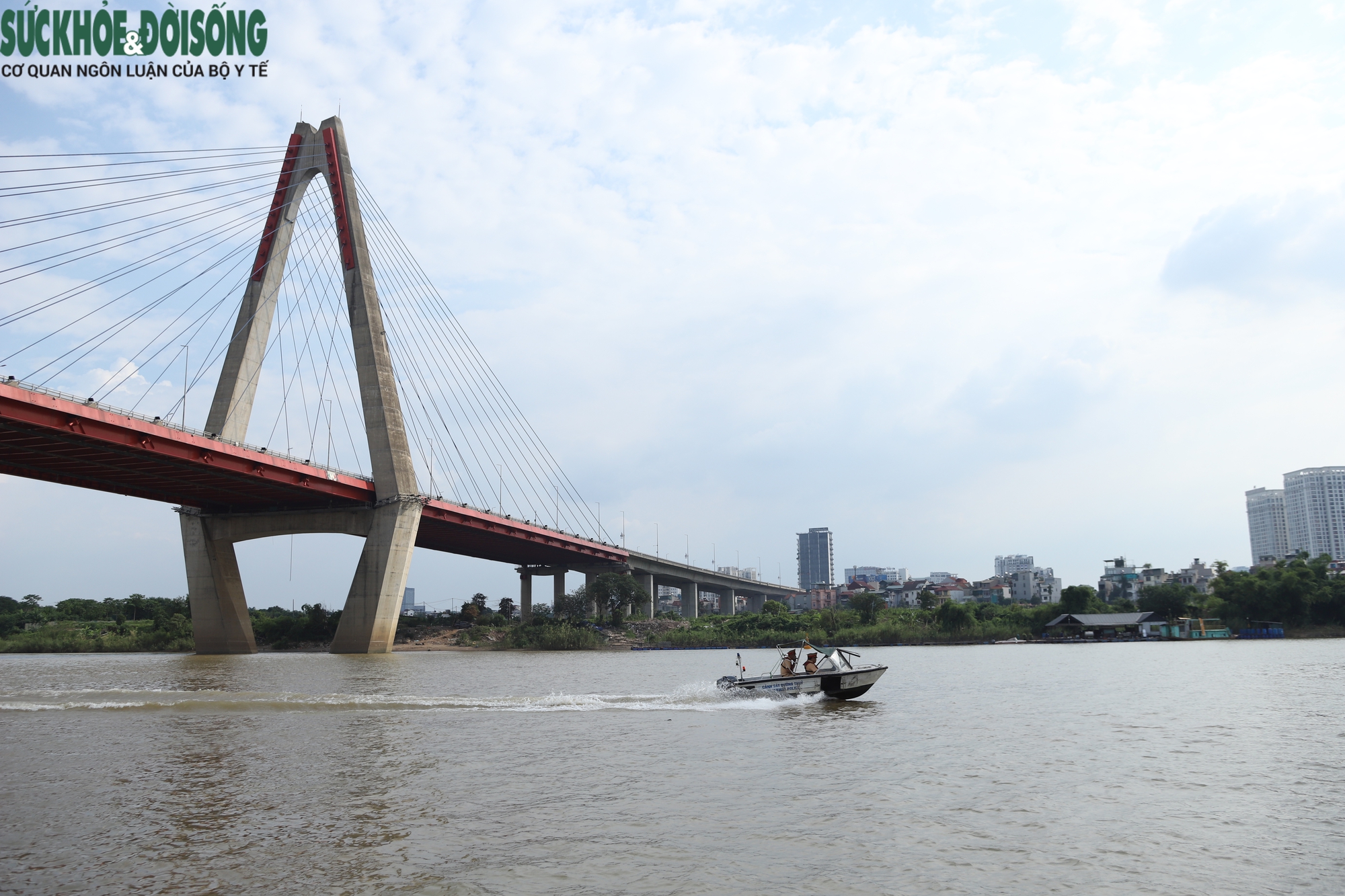 Cảnh sát đường thủy Hà Nội cảnh báo về việc đánh bắt kiểu 'tận diệt' trên sông Hồng- Ảnh 9.