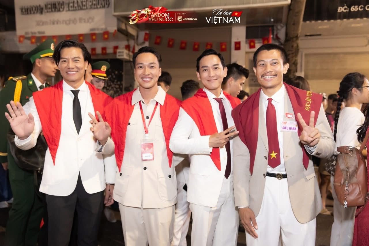Nam diễn viên vào vai bác sĩ Lê trong 'Mưa đỏ' tiết lộ thú vị khi tham gia diễu binh, diễu hành A80- Ảnh 2. Nam diễn viên vào vai bác sĩ Lê trong 'Mưa đỏ' tiết lộ thú vị khi tham gia diễu binh, diễu hành A80- Ảnh 2.