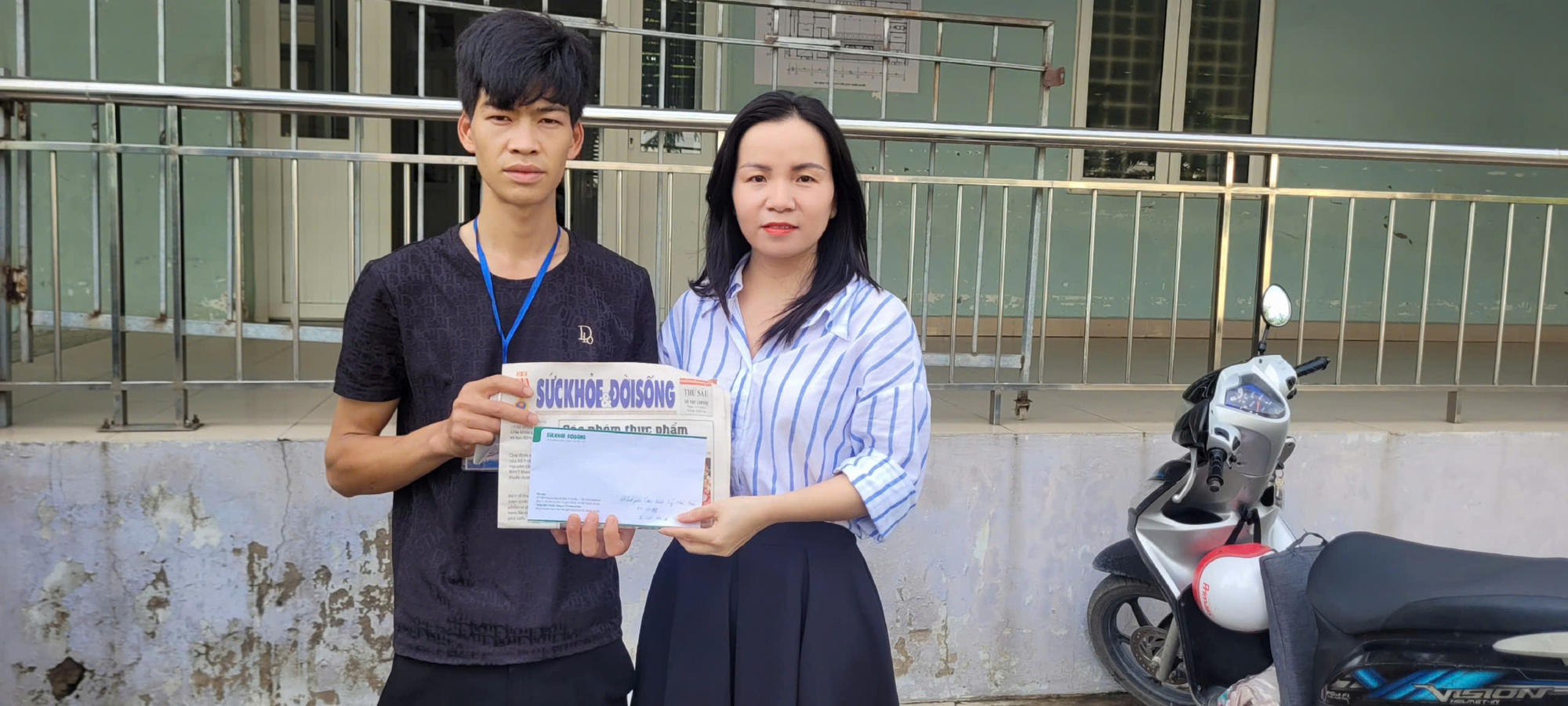Sức khỏe của bé gái 2 tuổi bị ung thư võng mạc đã có những tiến triển mới- Ảnh 2. Sức khỏe của bé gái 2 tuổi bị ung thư võng mạc đã có những tiến triển mới- Ảnh 2.