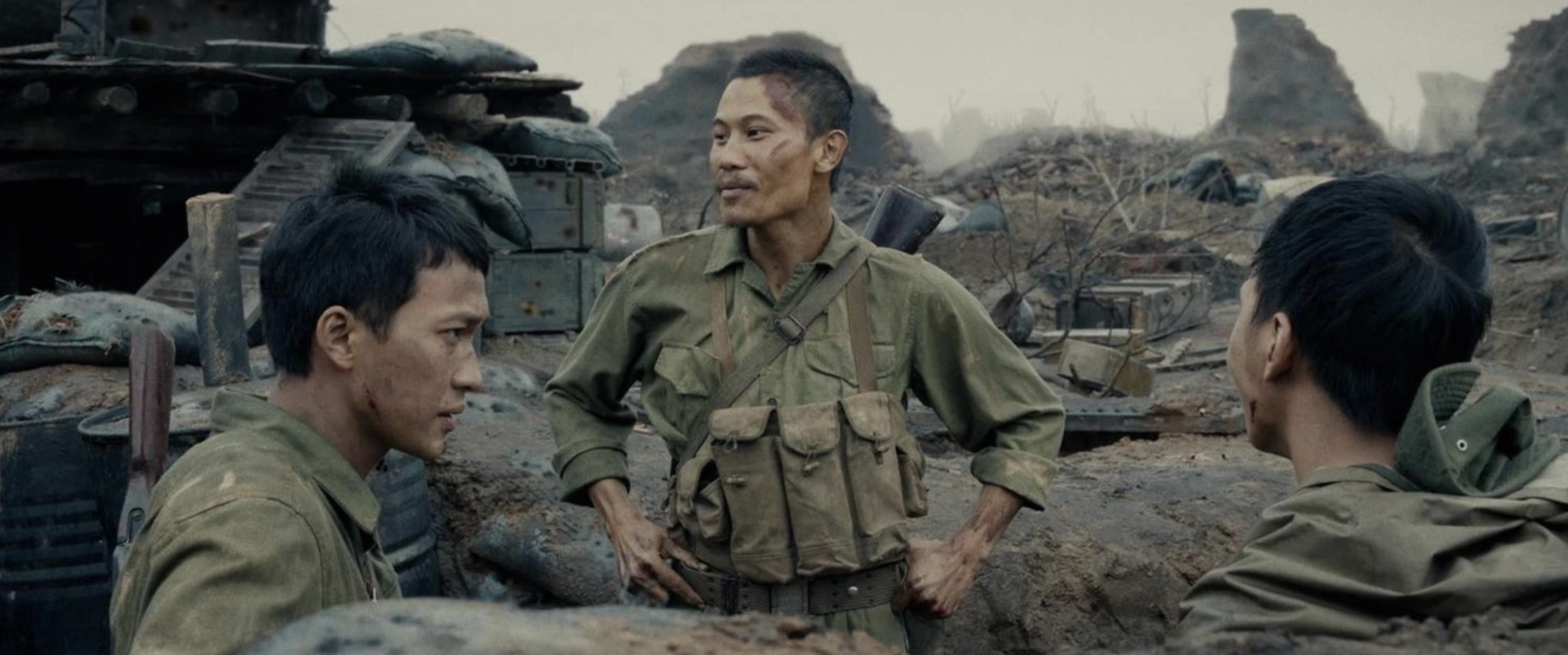 Trấn Thành: 'Tôi vô thức thốt lên 'hay quá' ít nhất 20 lần khi xem 'Mưa đỏ'- Ảnh 1. Trấn Thành: 'Tôi vô thức thốt lên 'hay quá' ít nhất 20 lần khi xem 'Mưa đỏ'- Ảnh 1.