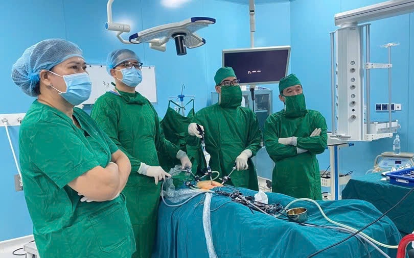 Bộ trưởng Bộ Y tế Đào Hồng Lan tri ân các gia đình có công với cách mạng tại đặc khu Côn Đảo- Ảnh 22.