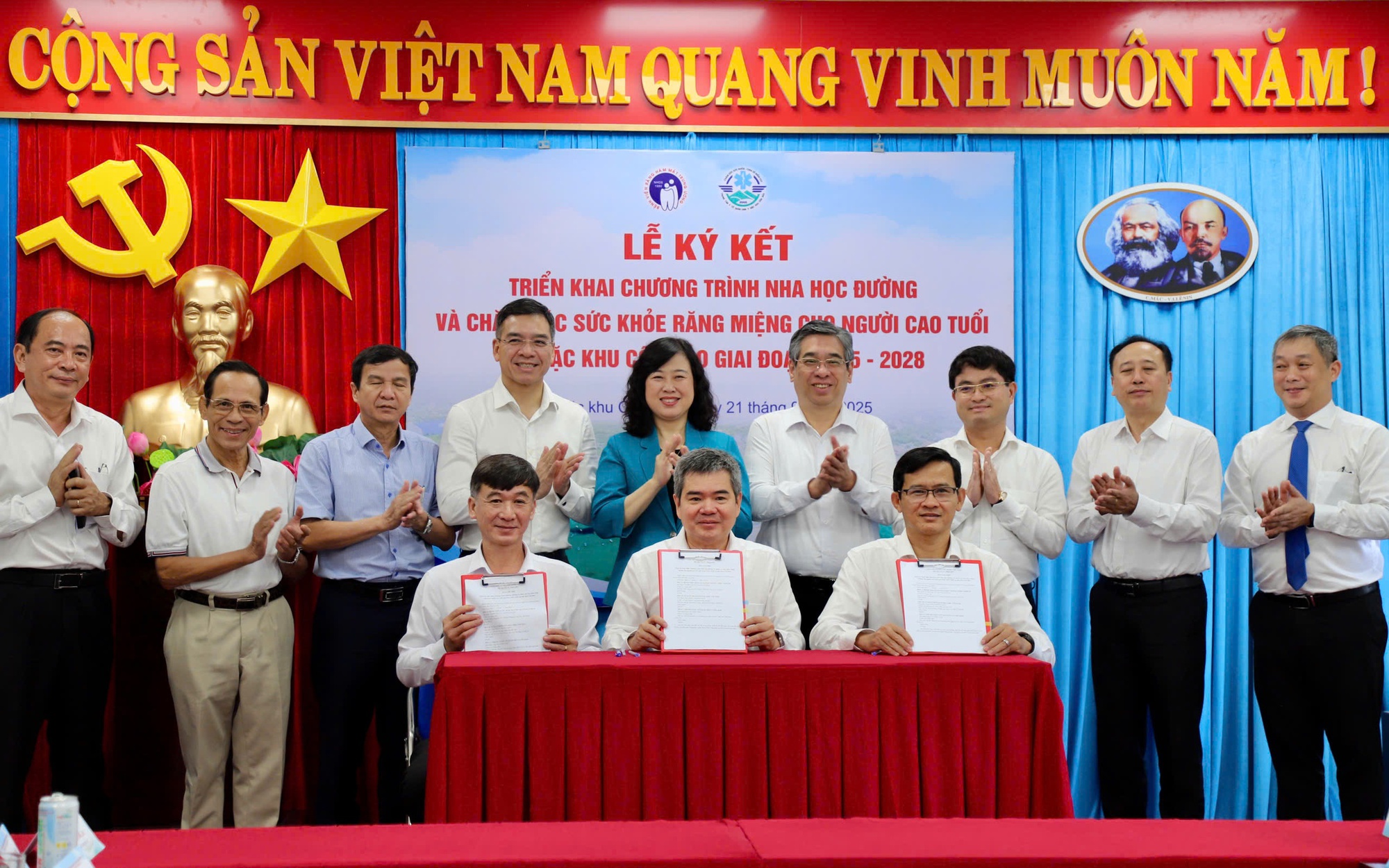 Bộ trưởng Đào Hồng Lan: Làm tốt công tác y tế tại đặc khu Côn Đảo là thể hiện đền ơn đáp nghĩa, tri ân thiết thực