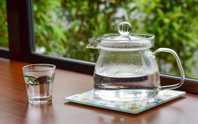 Lợi ích của việc uống nước ấm mỗi sáng- Ảnh 2.